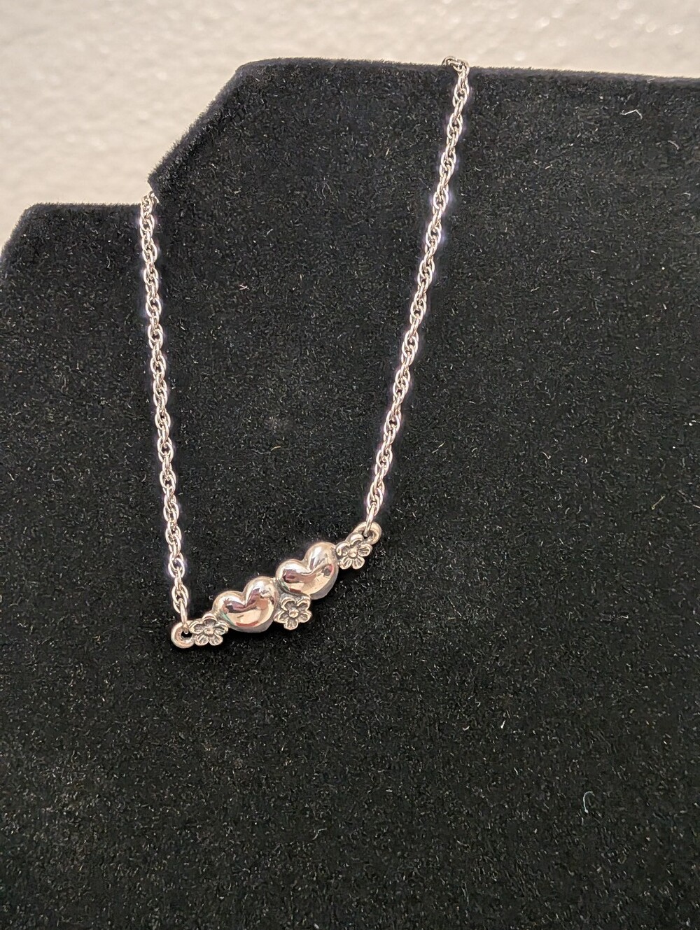 James Avery Retired Sterling Hearts And Flowers Twisted Chain Necklace - Picture 5 of 7